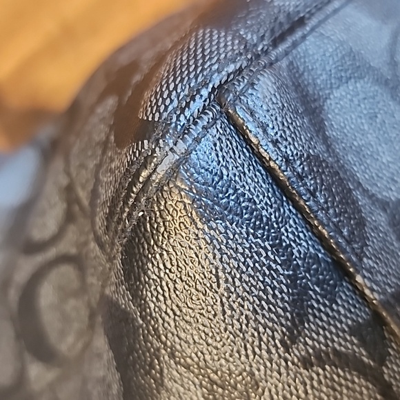 Coach Peyton Signature Crossbody/shoulder Bag - Picture 8 of 16